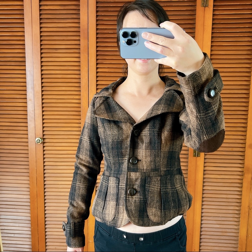 Zara. Size M. Color brown with checked.